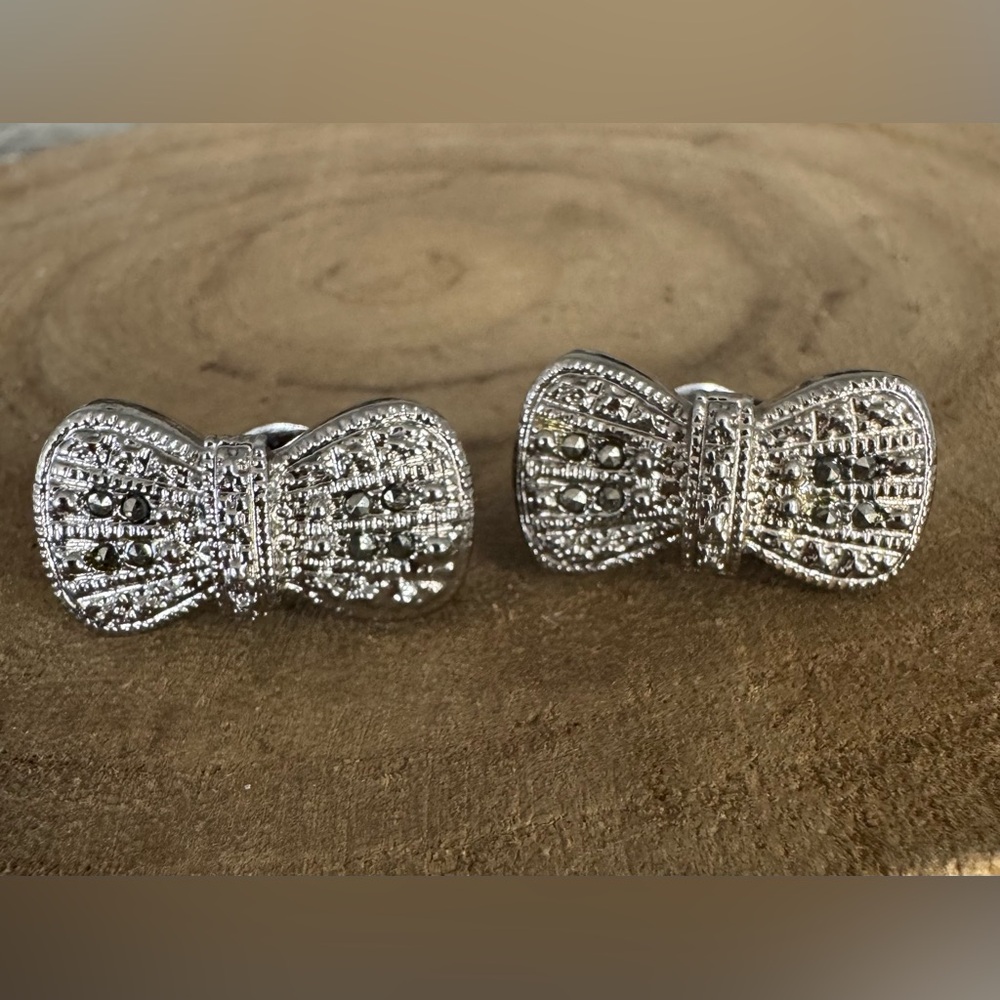 Vintage Style Rhinestone Marcasite Bow Clip-on Earrings